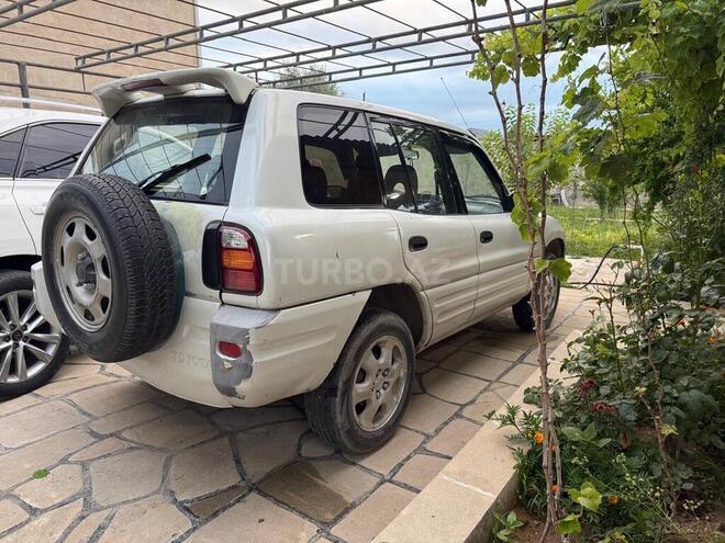 Toyota RAV4-5