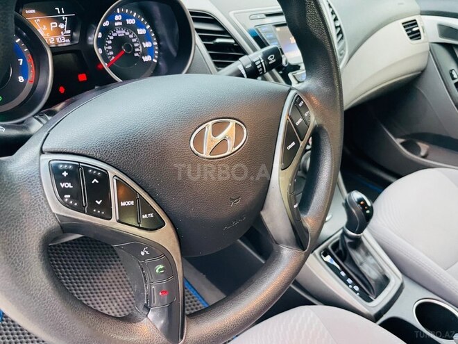 Hyundai Elantra-19