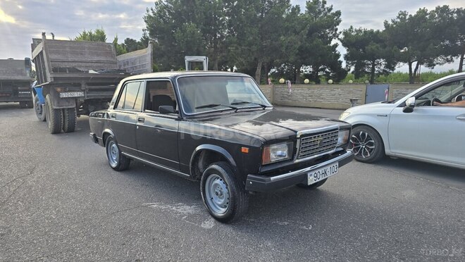LADA (VAZ) 2107-1