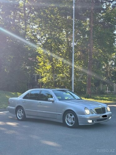 Mercedes E 240-3