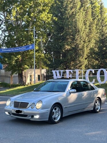 Mercedes E 240-6