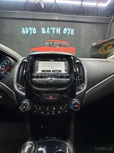 Chevrolet Cruze-12