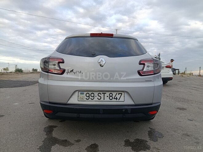 Renault Megane-6