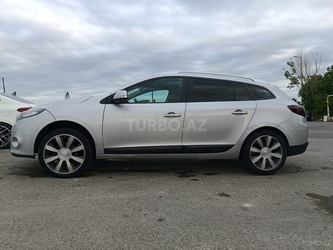 Renault Megane-11