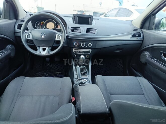 Renault Megane-8
