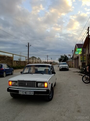 LADA (VAZ) 2107-1