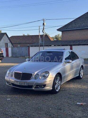 Mercedes E 220-1