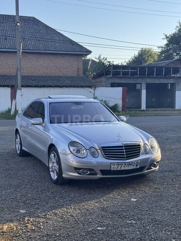 Mercedes E 220-2