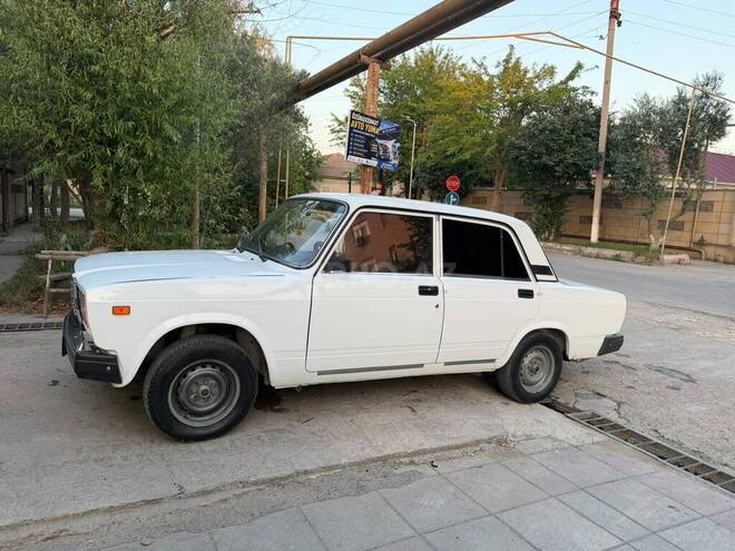 LADA (VAZ) 2107-2