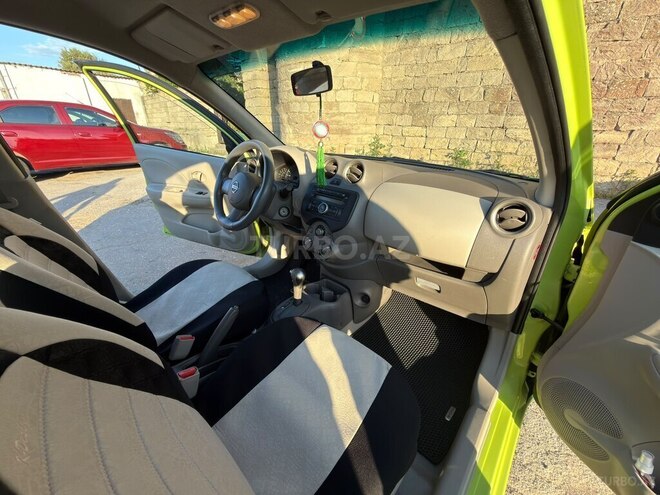 Nissan Micra-11