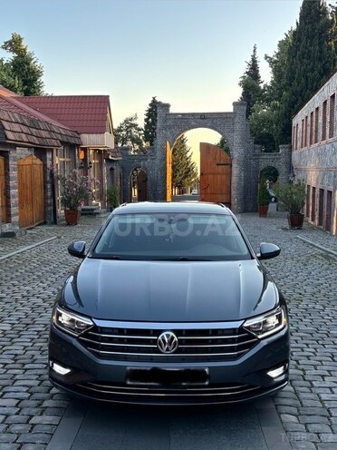 Volkswagen Jetta-1
