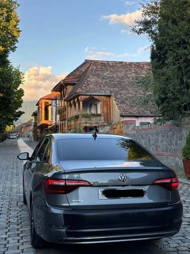 Volkswagen Jetta-5