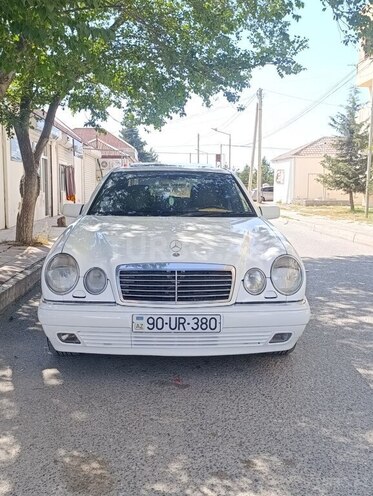 Mercedes E 280-2