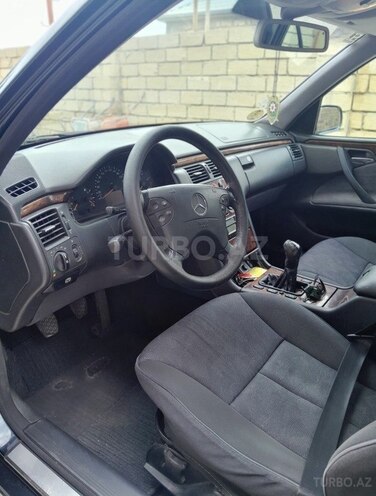 Mercedes E 220-5
