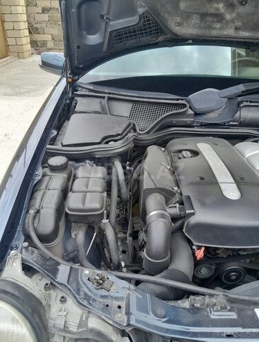Mercedes E 220-2