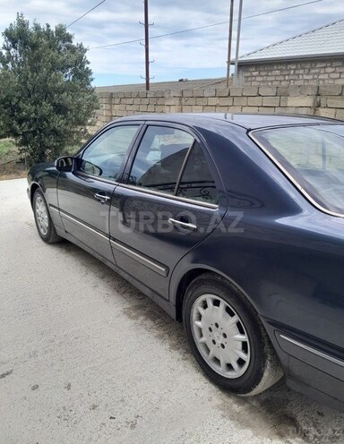 Mercedes E 220-4
