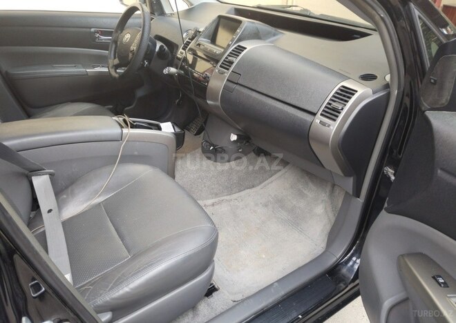 Toyota Prius-5
