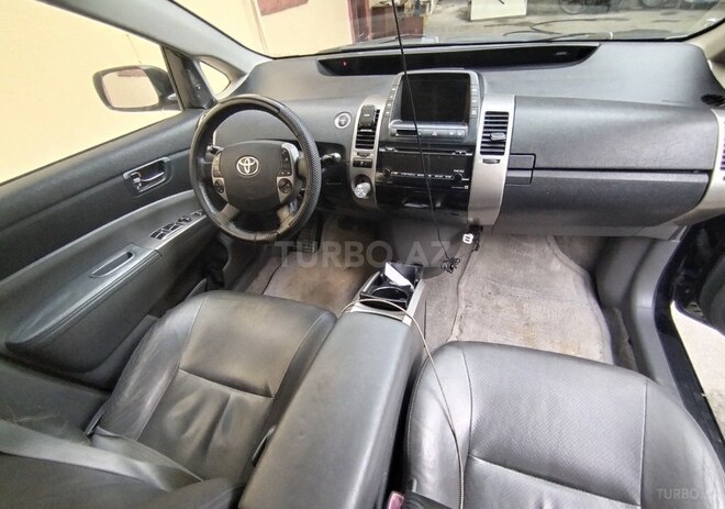 Toyota Prius-4