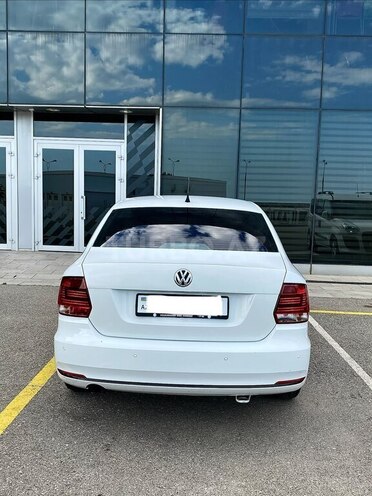 Volkswagen Polo-4