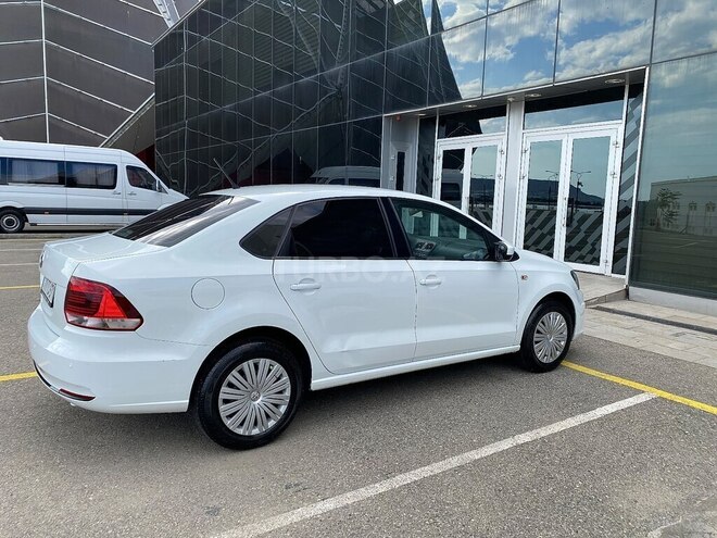 Volkswagen Polo-7