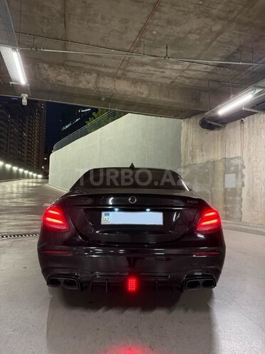Mercedes E 220 d-4