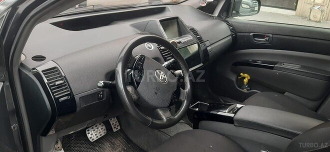 Toyota Prius-7
