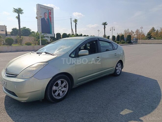 Toyota Prius-4