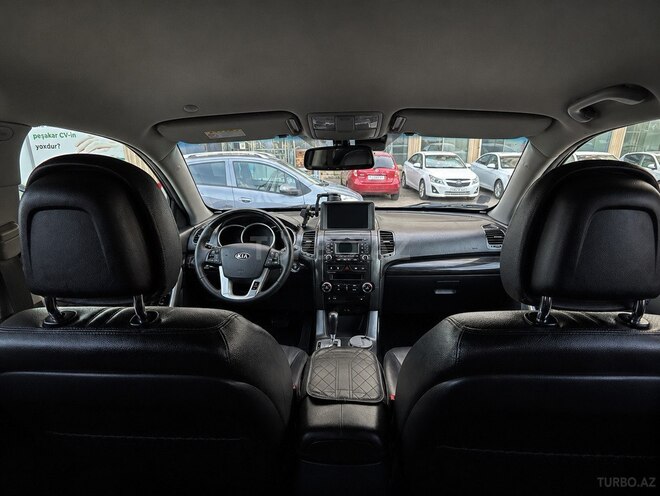 Kia Sorento-16