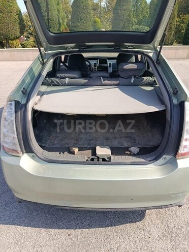 Toyota Prius-5