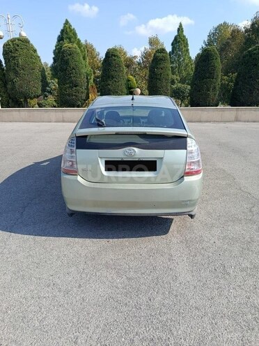 Toyota Prius-2