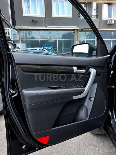Kia Sorento-8