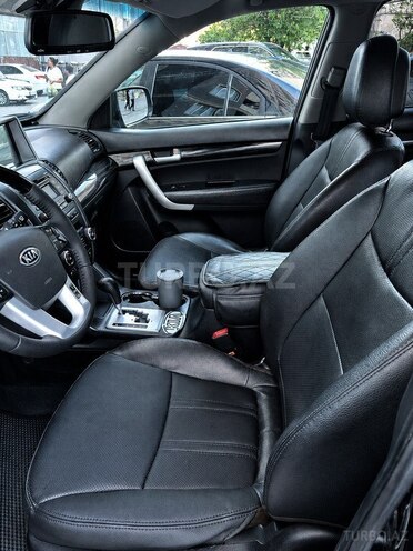 Kia Sorento-9