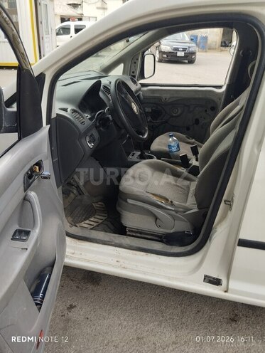 Volkswagen Caddy-7
