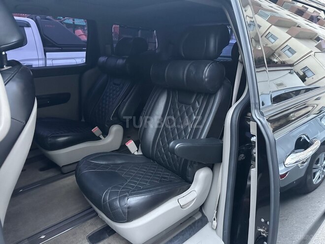 Kia Carnival-8