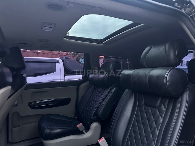 Kia Carnival-14