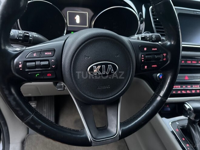 Kia Carnival-18