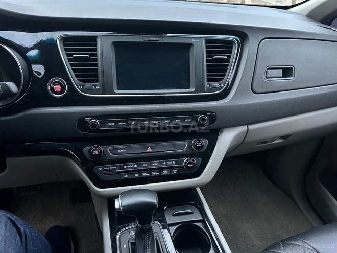 Kia Carnival-20