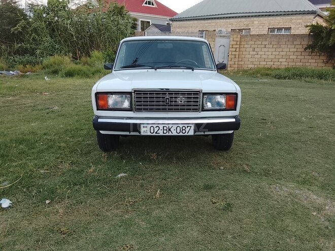 LADA (VAZ) 2107-1
