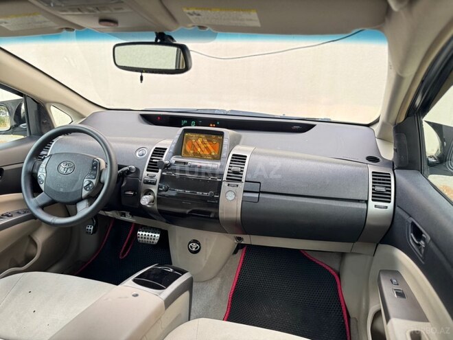 Toyota Prius-16