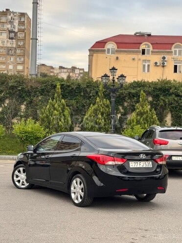 Hyundai Elantra-5