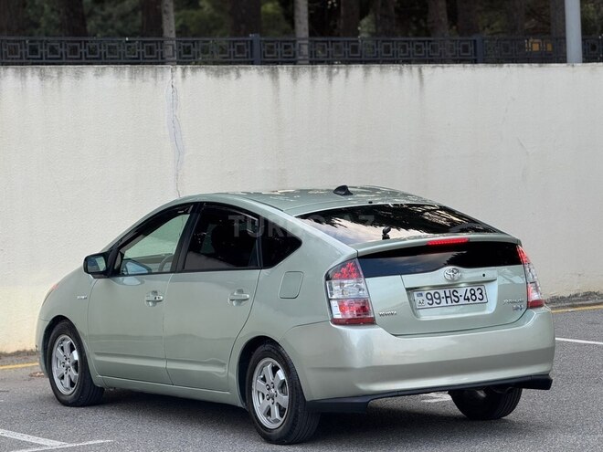 Toyota Prius-13