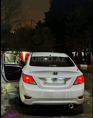 Hyundai Accent-2