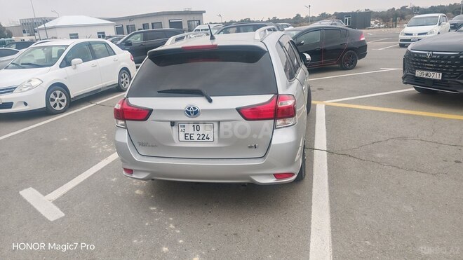 Toyota Corolla Fielder-5