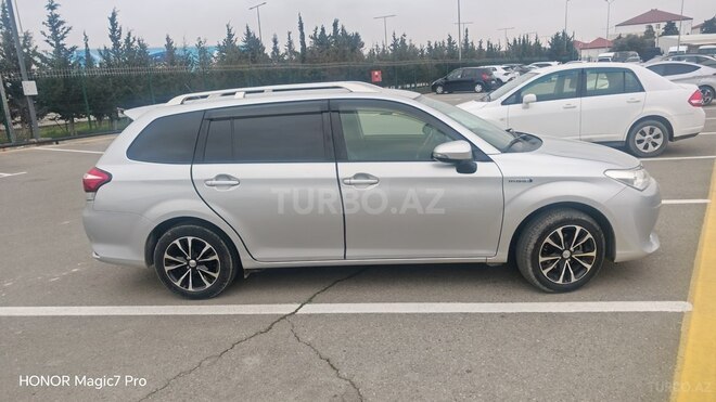 Toyota Corolla Fielder-6