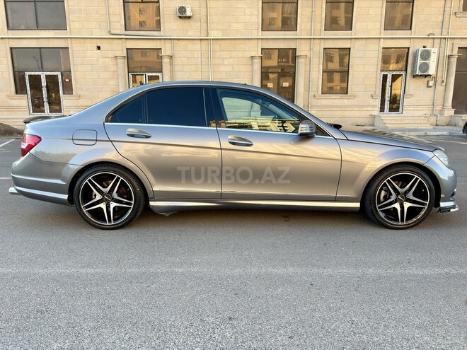 Mercedes C 300 4MATIC-8