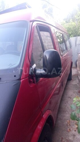 Ford Transit-8