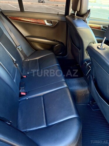 Mercedes C 300 4MATIC-21