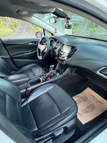 Chevrolet Cruze-9