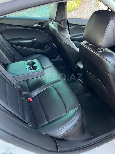 Chevrolet Cruze-14