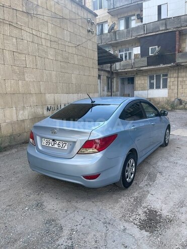 Hyundai Accent-14